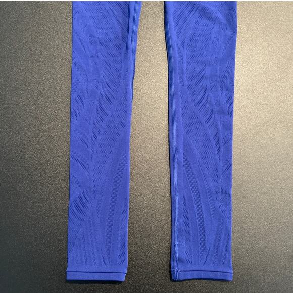 Lululemon Laser-Cut Seamless Leggings Sapphire Blue Size 4, 25" Inseam - Picture 5 of 5